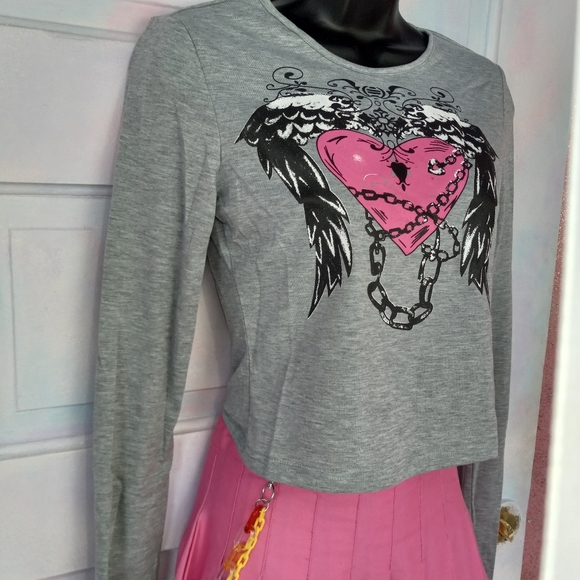 Hot Topic Tops - Mall goth long sleeve y2k tee! Locked heart w/wings design is so awesome!